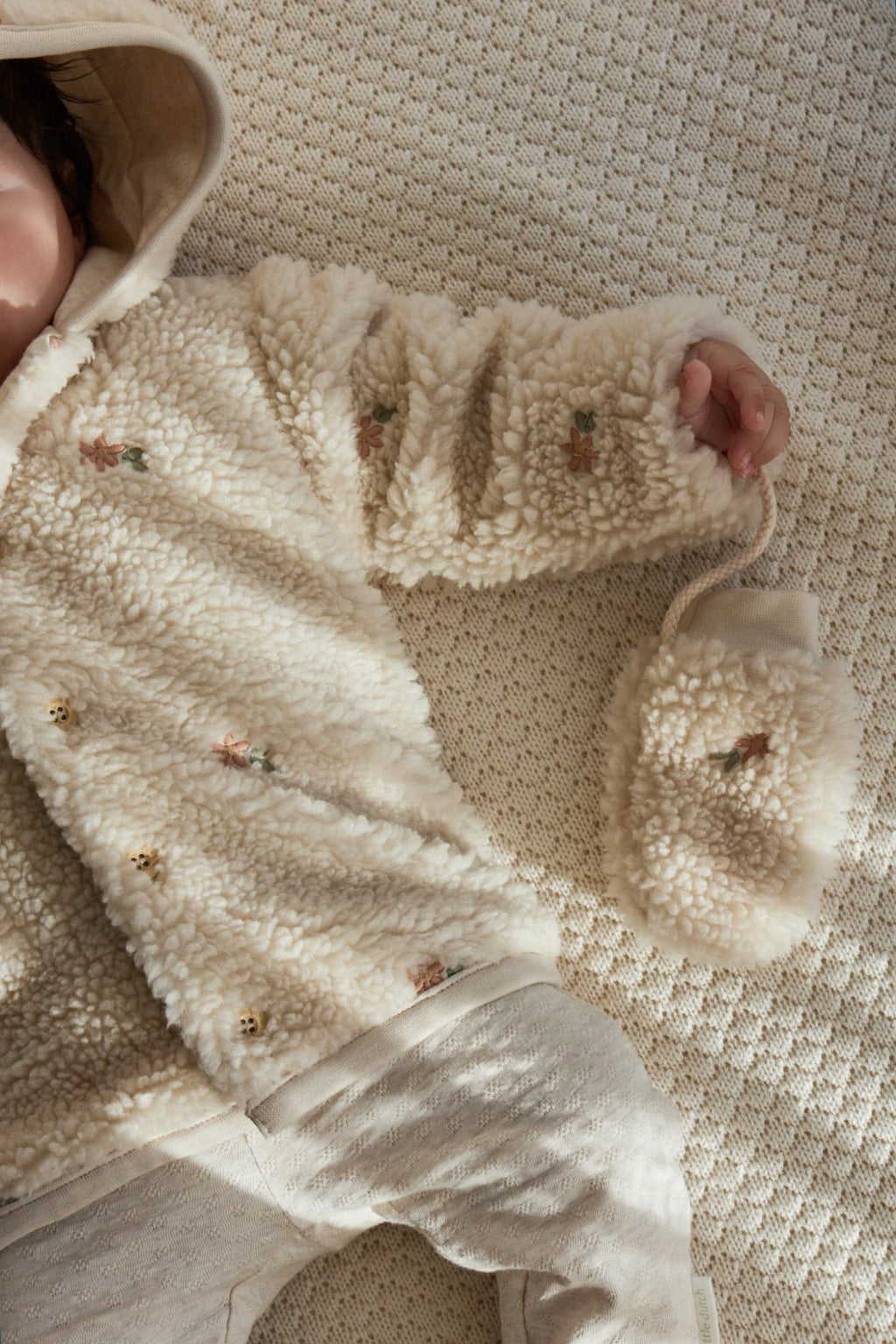 Little Dutch Teddy Vestje Sand Flowers | Sand