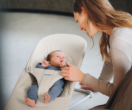 Babybjörn Wipstoeltje Bliss | Gewen Jersey Tri Fabric Lichtbeige