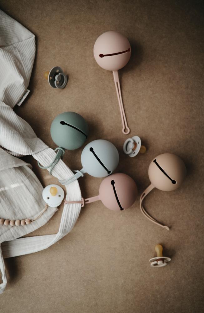 Mushie Siliconen Fopspeenhouder Pacifier Case | Shifting Sand