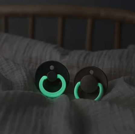 Bibs Fopspeen 6+M Maat 2 Rond | Glow In The Dark Oak / Vanilla