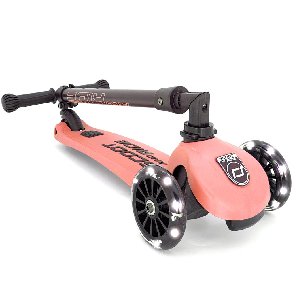 Scoot and Ride Highwaykick 3 step met LED-wielen in Peach