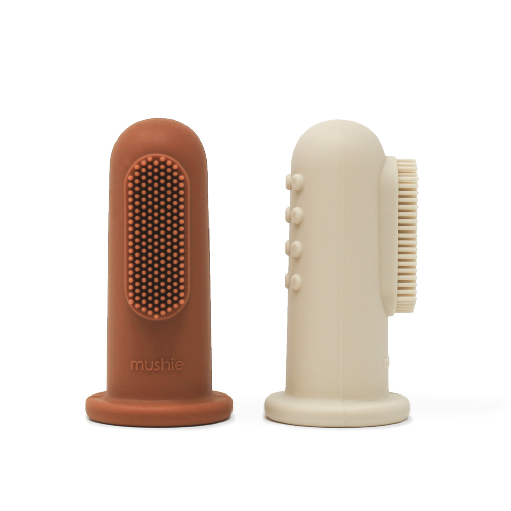 Mushie siliconen vingertandenborstel set 2 stuks | Clay